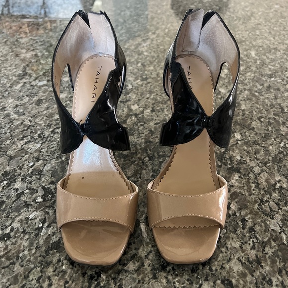 TAHARI color block heels - Picture 2 of 4
